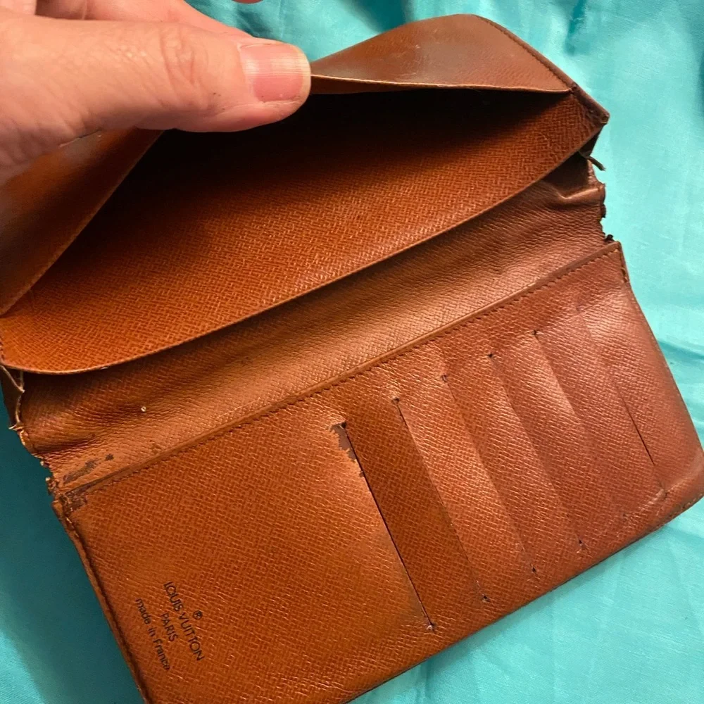 Authentic Louis Vuitton Monogram Long Wallet/Checkbook Holder - Picture 3 of 11